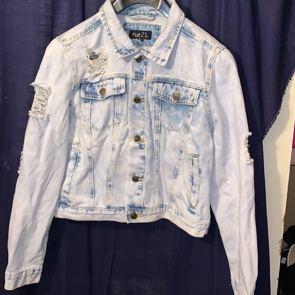 Women’s Distressed Denim Jacket - Picture 4 of 5